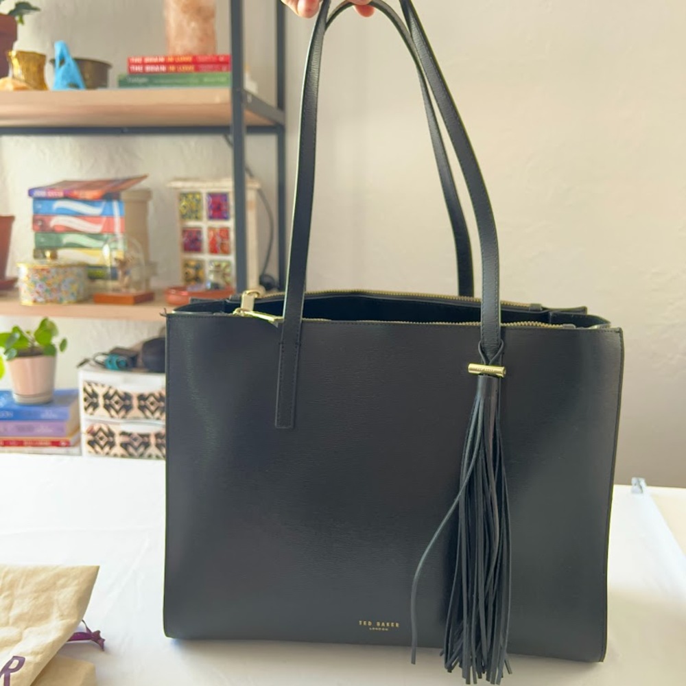 NWOT Ted Baked Narissa Tassel Detail Large Leather Work Tote Minimalist Capsule
